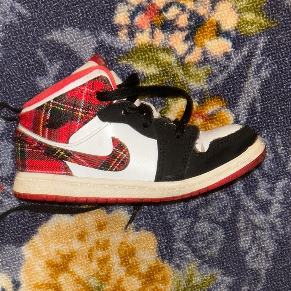 Nike Kids Sneakers - Red, Black, White Plaid
